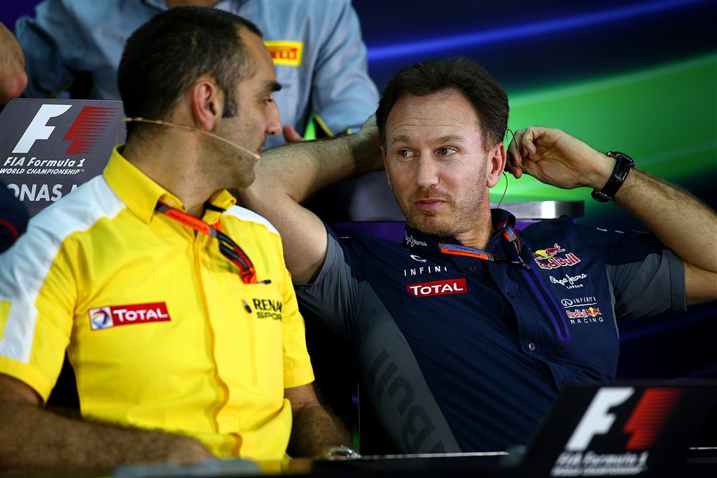 Cyril Abiteboul (tv.) overraskede ved at indikere at Renault måske heller ikke har en fremtid sammen med Christian Horner (th.)
(Foto: Getty Images / Red Bull Content Pool)